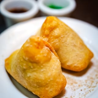 Vegetable Samosa (2 Pieces)